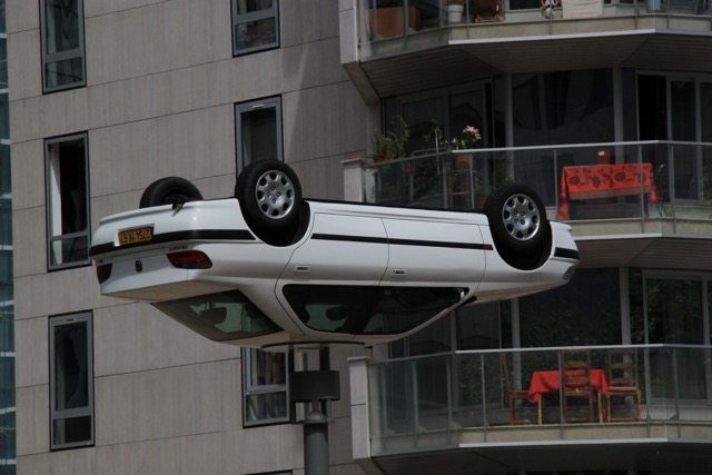 La voiture sur le lampadaire - Benedetto Bufalino - 1.jpeg